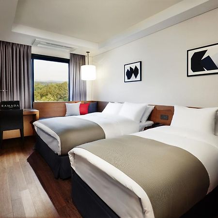 Ramada By Wyndham Gunsan Hotell Exteriör bild