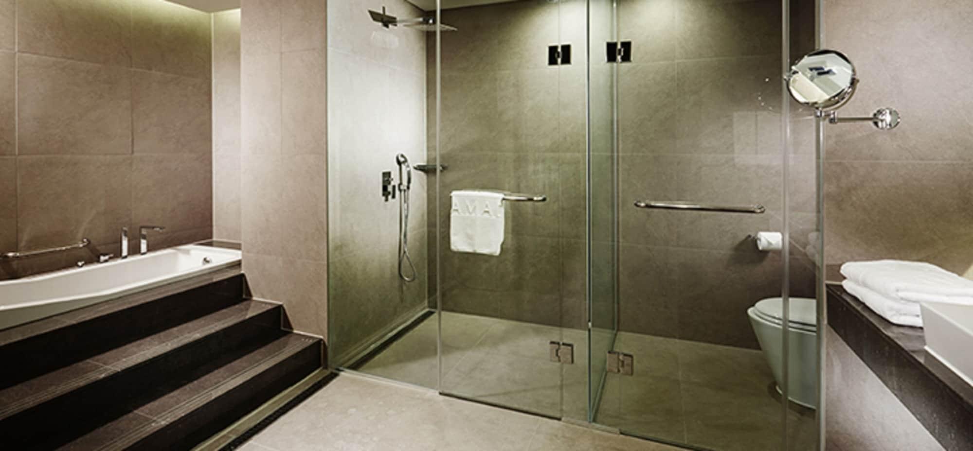 Ramada By Wyndham Gunsan Hotell Exteriör bild