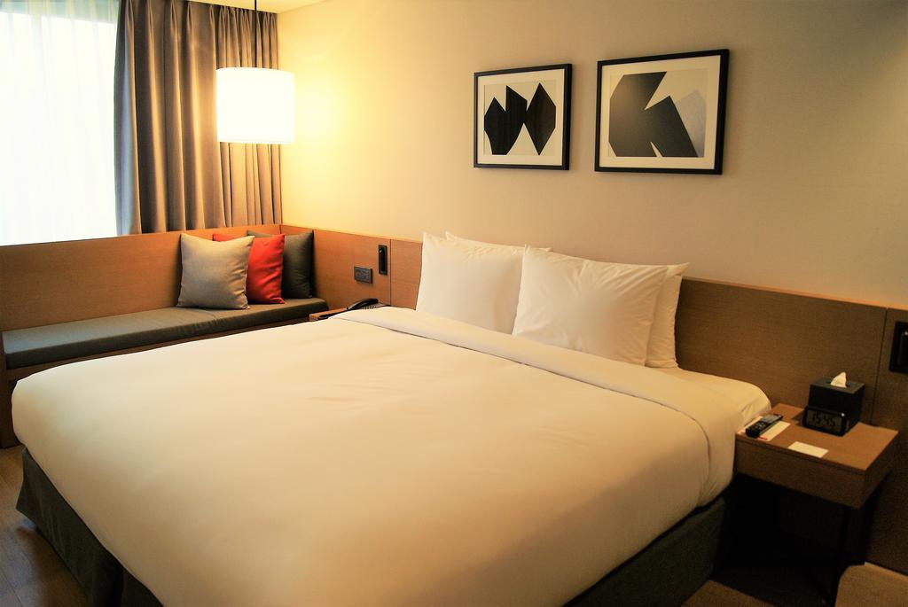 Ramada By Wyndham Gunsan Hotell Exteriör bild