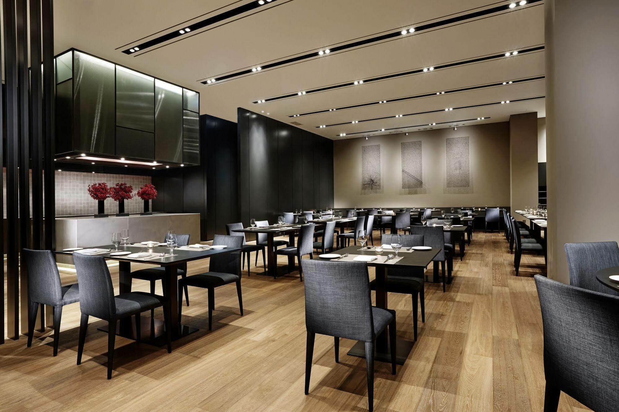 Ramada By Wyndham Gunsan Hotell Exteriör bild