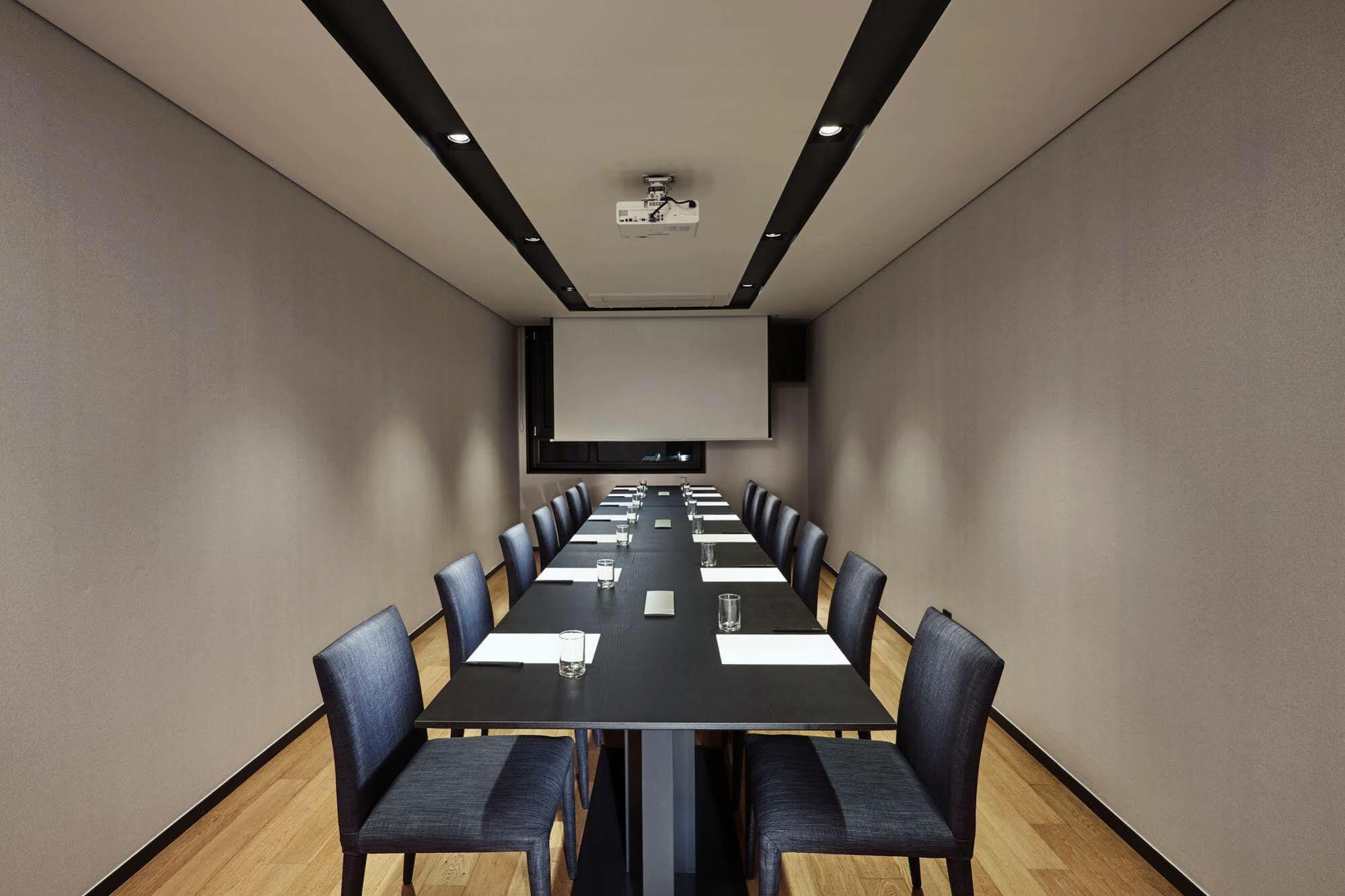 Ramada By Wyndham Gunsan Hotell Exteriör bild